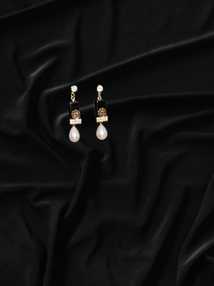 EXQUISTIE EARRINGS FOR ANY EVENT